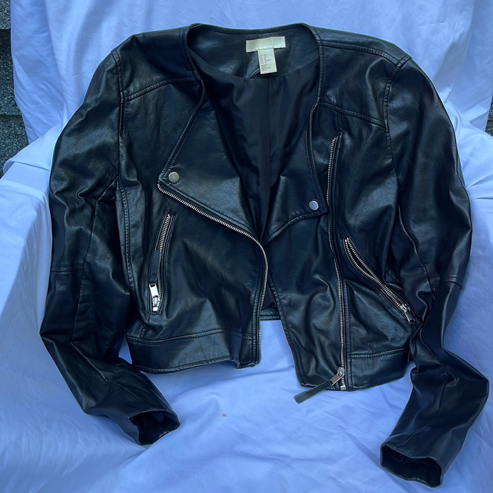 Black H&M Cropped Faux Leather Moto Jacket Size 12